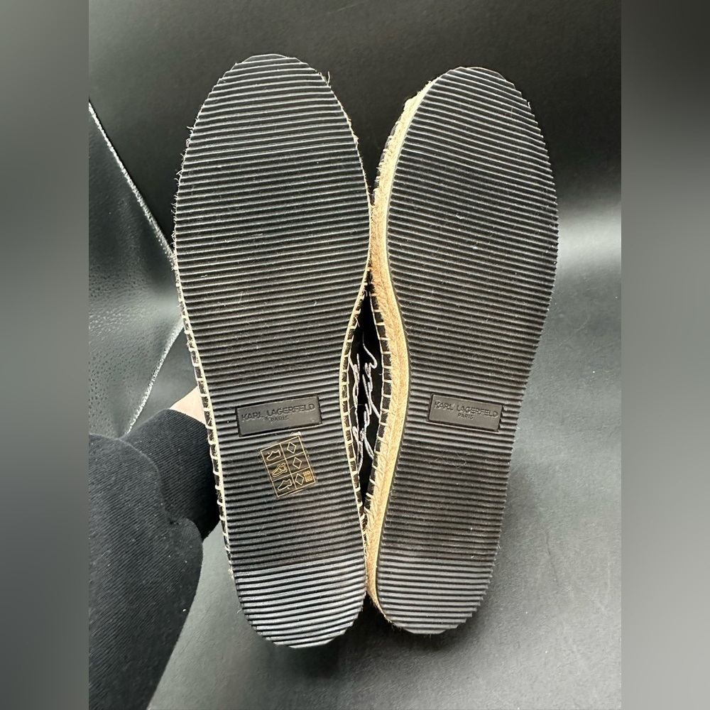 NWOB KARL LAGERFELD Malvie Logo Embellished Espadrilles Enamel Pins Black 8.5 - Picture 6 of 7